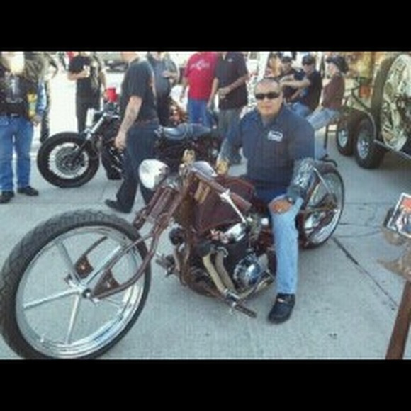 Meet your Posher, Efrain - Picture 1 of 1